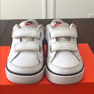 Toddler Nike tennis shoes